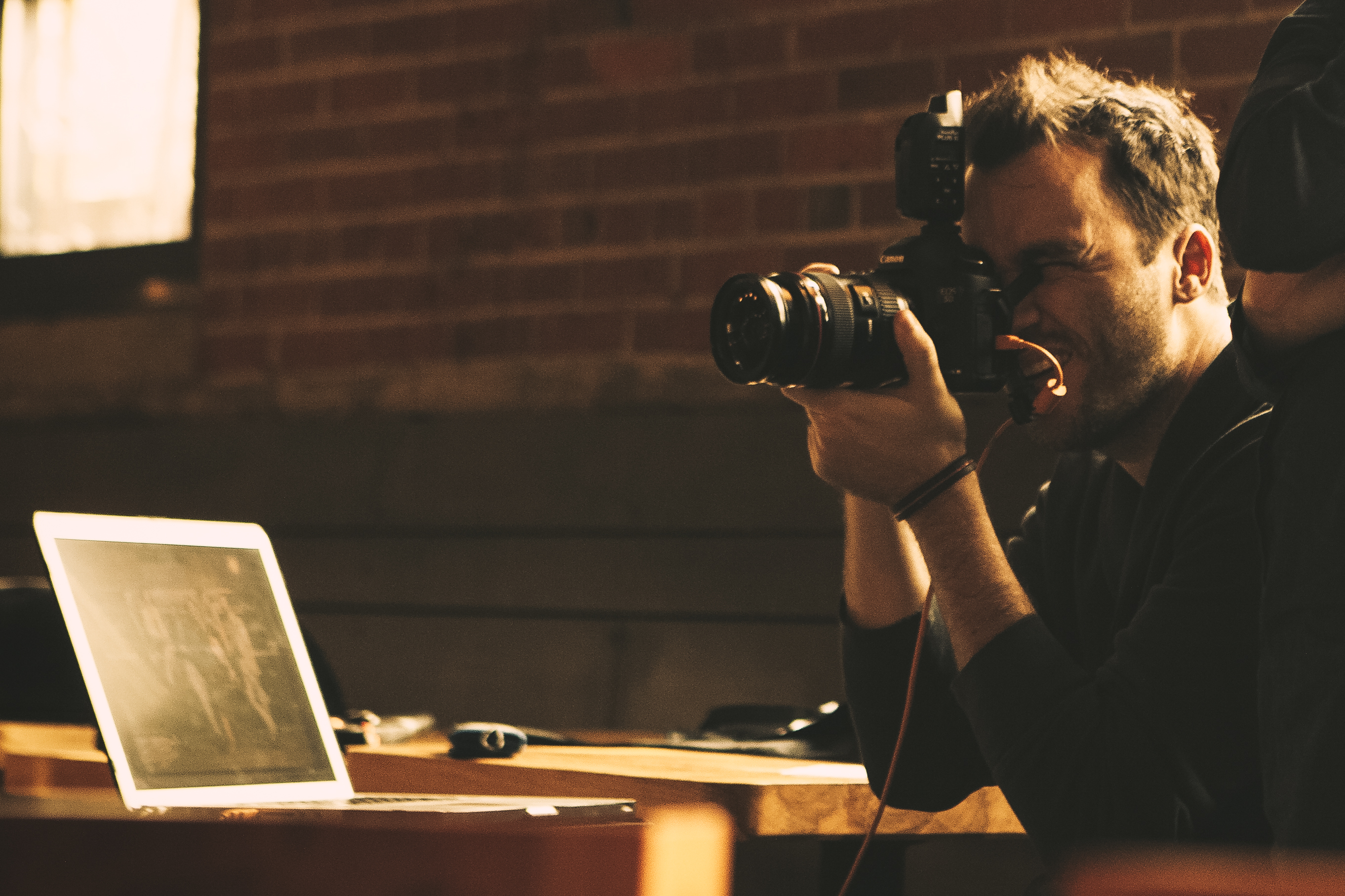Photographer Jeremy Cowart on location